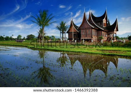 Detail Wallpaper Rumah Gadang Nomer 19