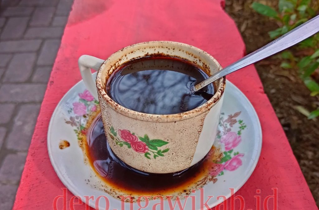 Detail Secangkir Kopi Hangat Nomer 30