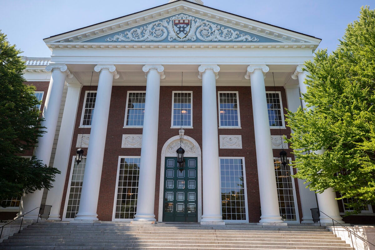 Detail Sekolah Bisnis Universitas Harvard Nomer 10