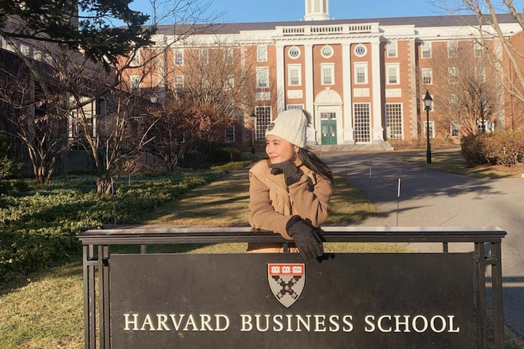 Detail Sekolah Bisnis Universitas Harvard Nomer 16