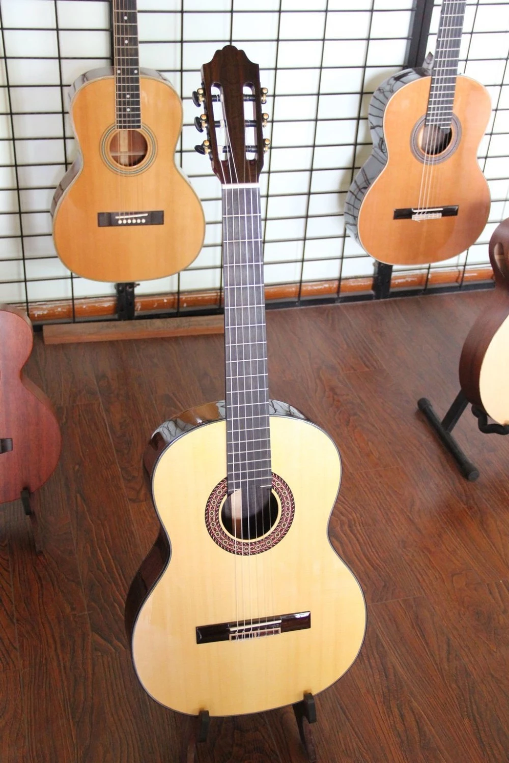 Detail Senar Nilon Gitar Nomer 20
