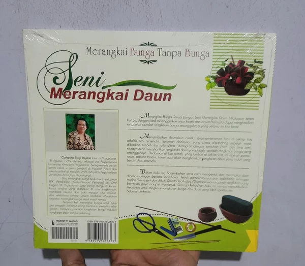 Detail Seni Merangkai Daun Nomer 47