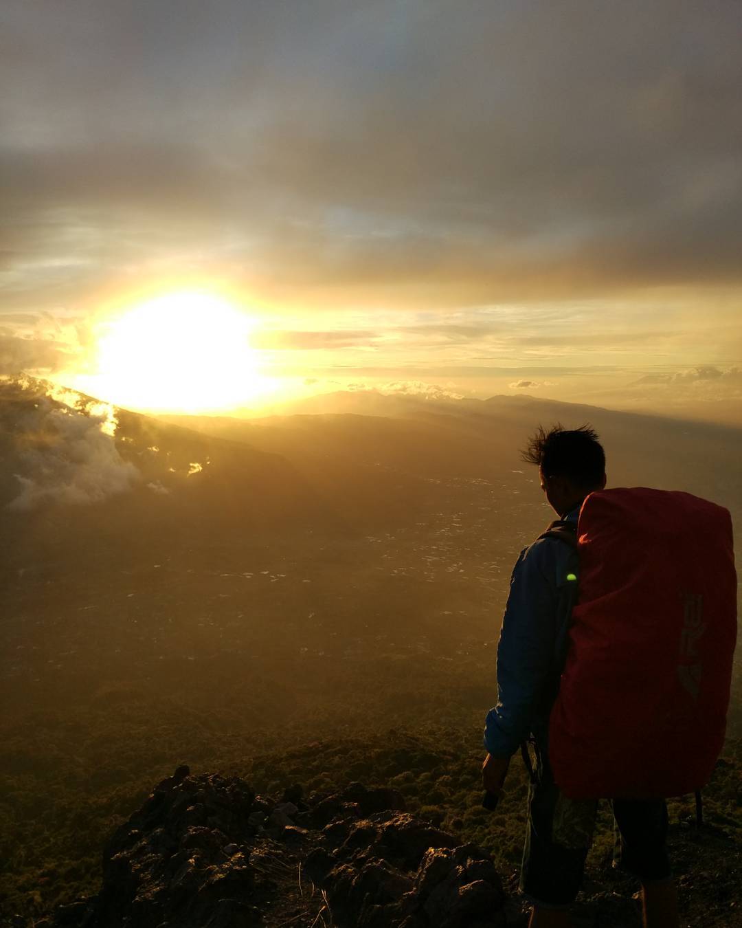 Detail Senja Di Gunung Nomer 35