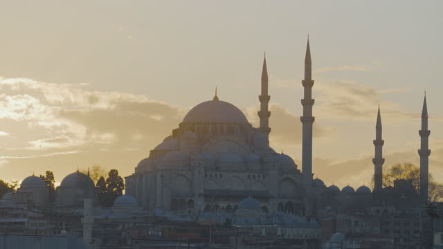 Detail Senja Di Istanbul Nomer 36