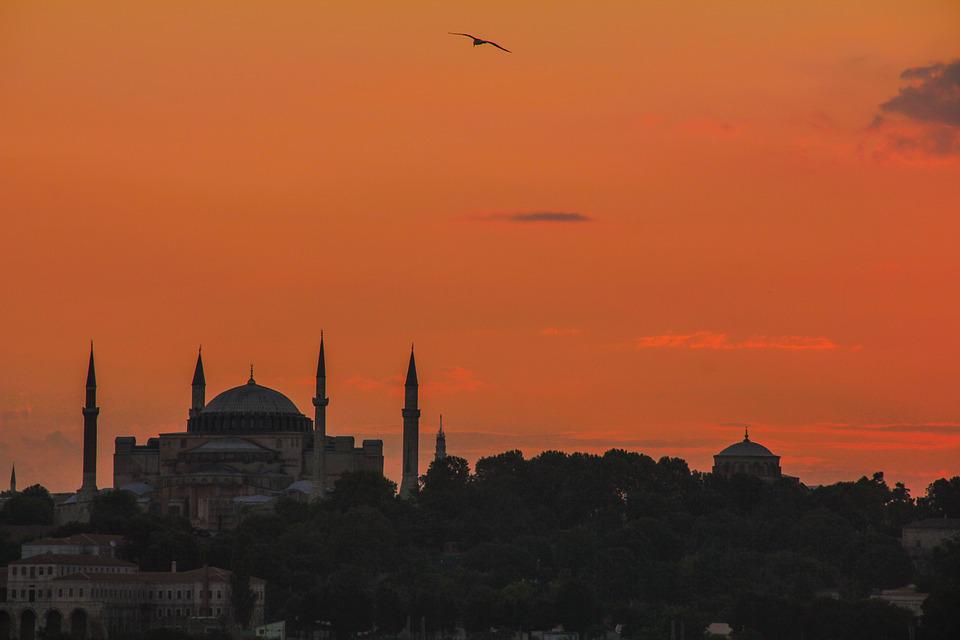 Detail Senja Di Istanbul Nomer 6