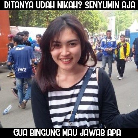 Detail Senyumin Aja Meme Nomer 35