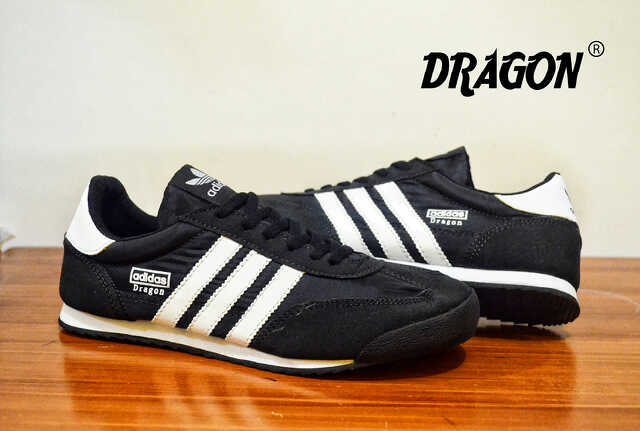 Detail Sepatu Adidas Garis 3 Nomer 18