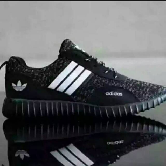 Detail Sepatu Adidas Garis 3 Nomer 32