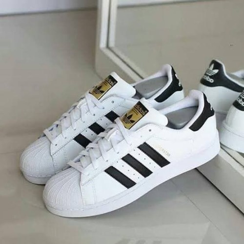 Detail Sepatu Adidas Garis 3 Nomer 35