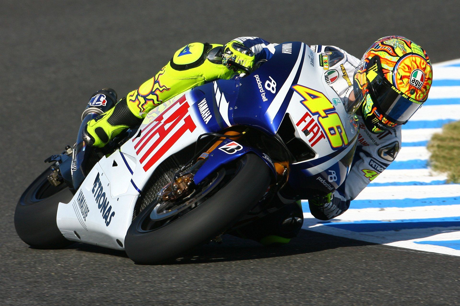 Detail Wallpaper Valentino Rossi 2015 Hd Nomer 35