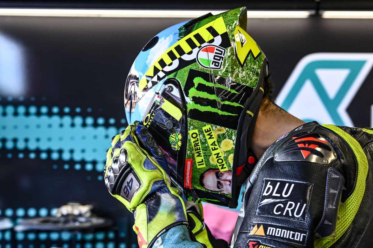 Detail Wallpaper Valentino Rossi Terbaru Nomer 23