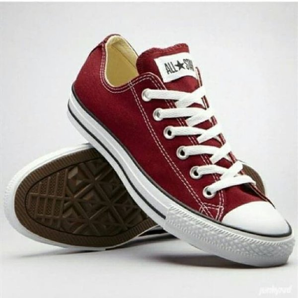 Detail Sepatu All Star Warna Merah Nomer 2