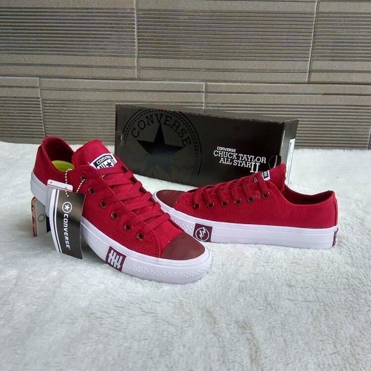 Detail Sepatu All Star Warna Merah Nomer 13