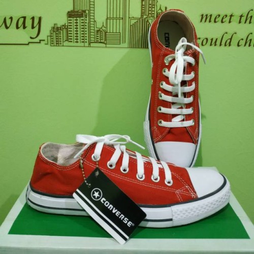 Detail Sepatu All Star Warna Merah Nomer 23