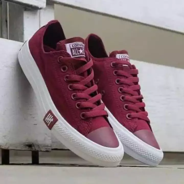 Detail Sepatu All Star Warna Merah Nomer 49