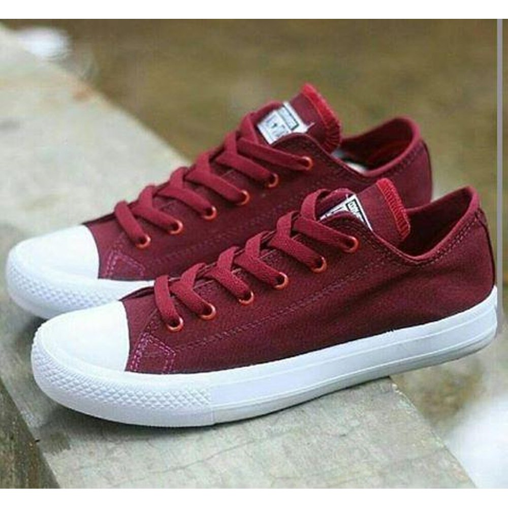 Detail Sepatu All Star Warna Merah Nomer 53