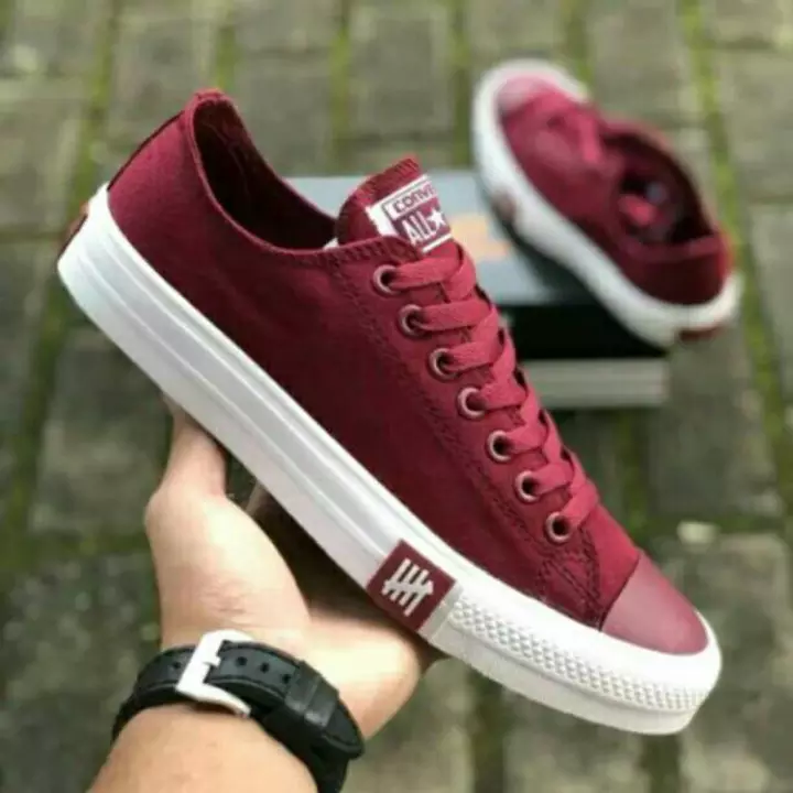 Detail Sepatu All Star Warna Merah Nomer 55