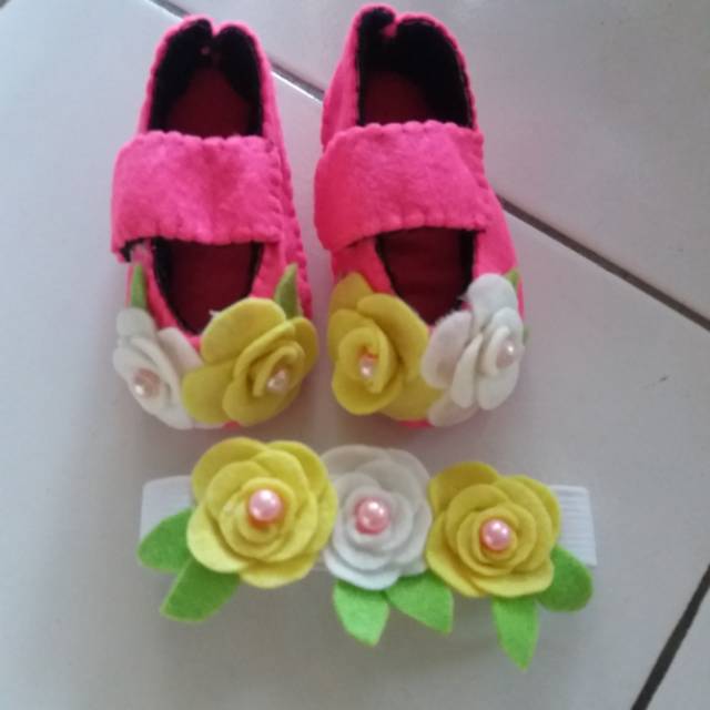 Detail Sepatu Bayi Kain Flanel Nomer 44