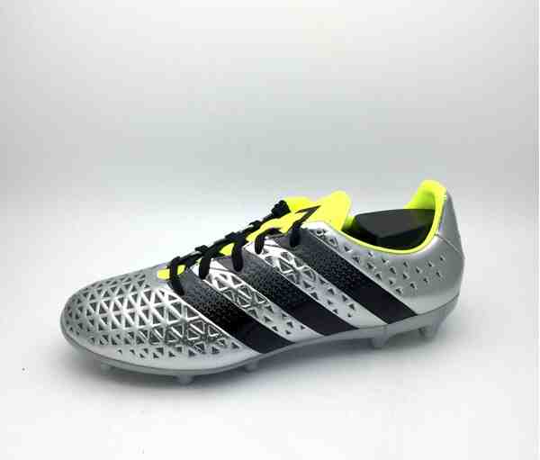 Detail Sepatu Bola Adidas Ace 16 Nomer 22