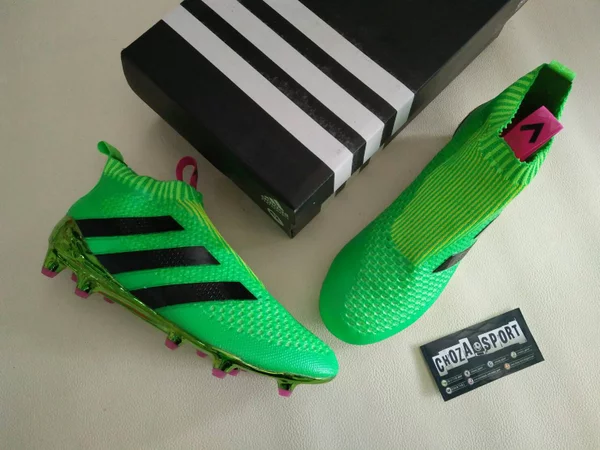 Detail Sepatu Bola Adidas Ace 16 Nomer 25