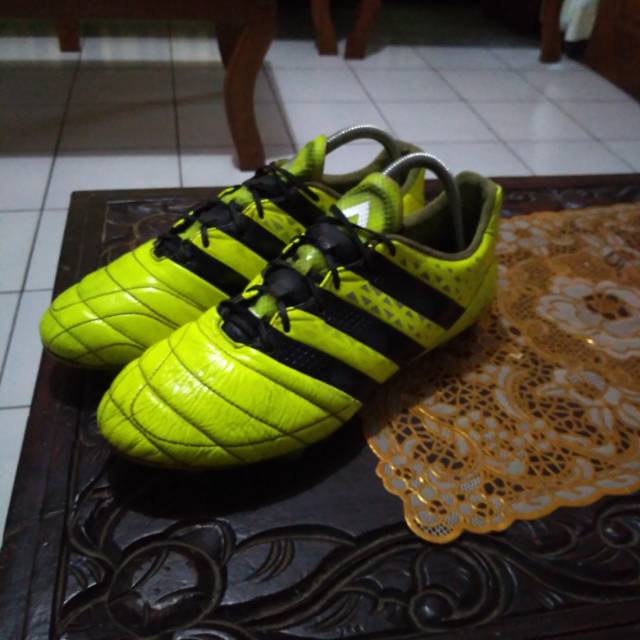 Detail Sepatu Bola Adidas Ace 16 Nomer 26