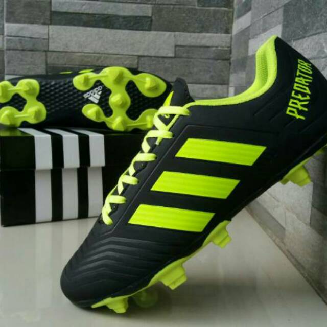 Detail Sepatu Bola Adidas Predator Nomer 42