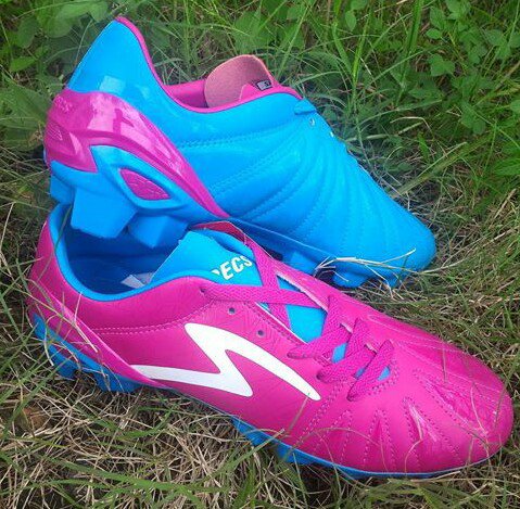 Detail Sepatu Bola Specs Warna Pink Nomer 33