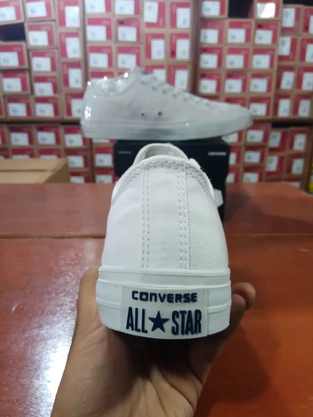 Detail Sepatu Converse Putih Polos Nomer 44
