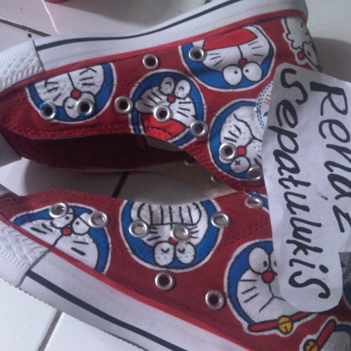 Detail Sepatu Emo Nomer 11