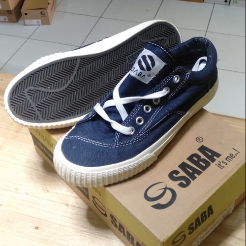 Detail Sepatu Emo Nomer 17