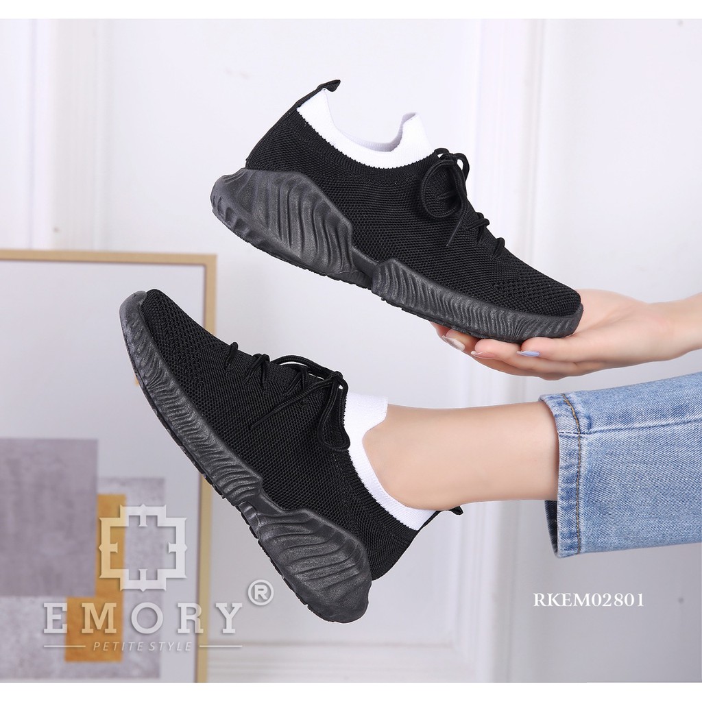 Detail Sepatu Emo Nomer 19