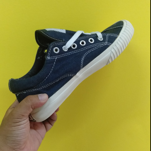 Detail Sepatu Emo Nomer 26