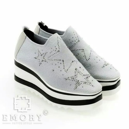 Detail Sepatu Emo Nomer 28