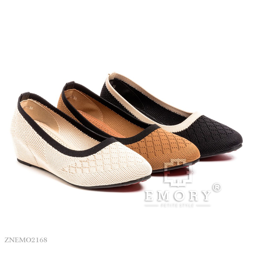 Detail Sepatu Emo Nomer 54