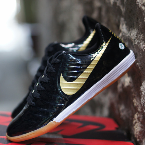 Detail Sepatu Futsal Nike Murah Nomer 20