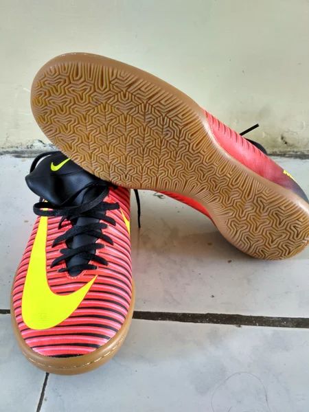 Detail Sepatu Futsal Nike Terbaru 2016 Nomer 25