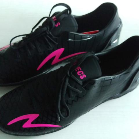 Detail Sepatu Futsal Specs Warna Pink Nomer 20