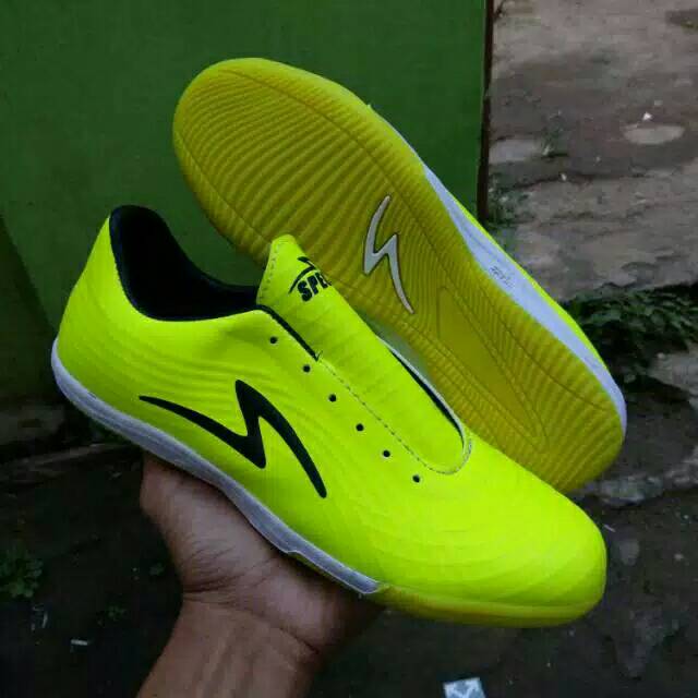 Detail Sepatu Futsal Terbagus Nomer 30