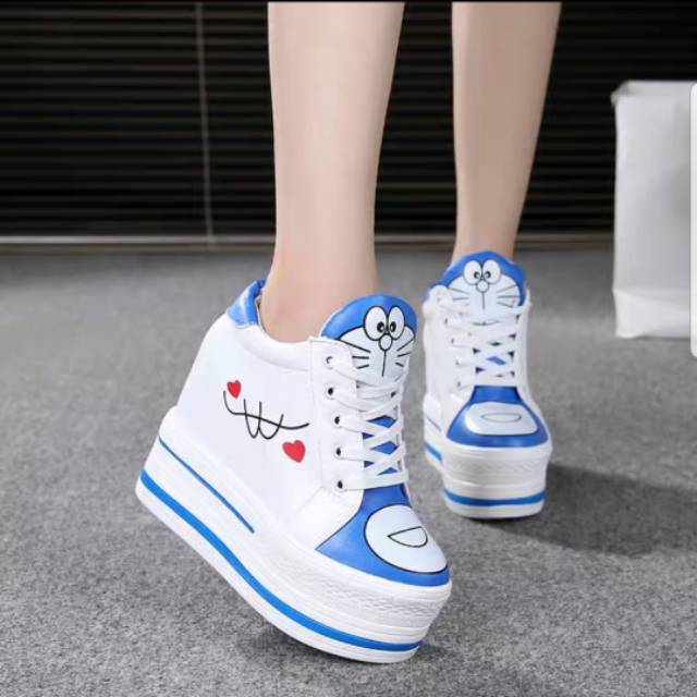 Sepatu Gambar Doraemon - KibrisPDR