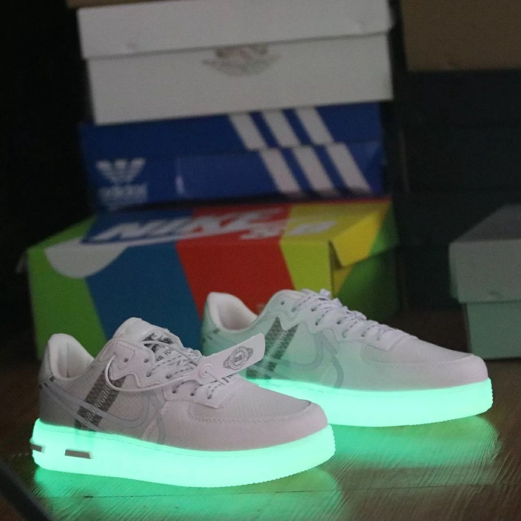 Detail Sepatu Glow In The Dark Nomer 3