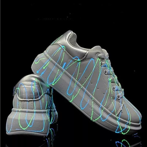 Detail Sepatu Glow In The Dark Nomer 27