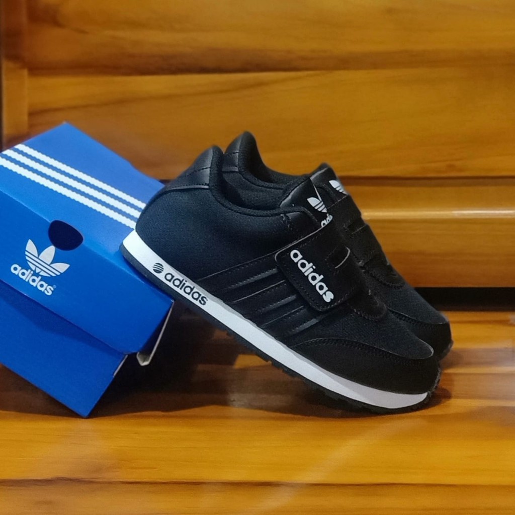 Detail Sepatu Hitam Anak Sekolah Nomer 33