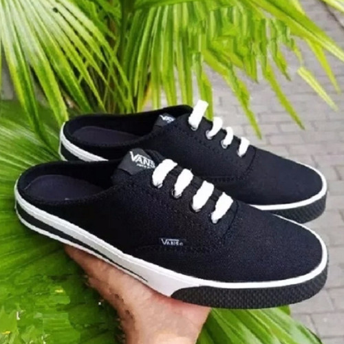 Detail Sepatu Hitam Tali Putih Nomer 46