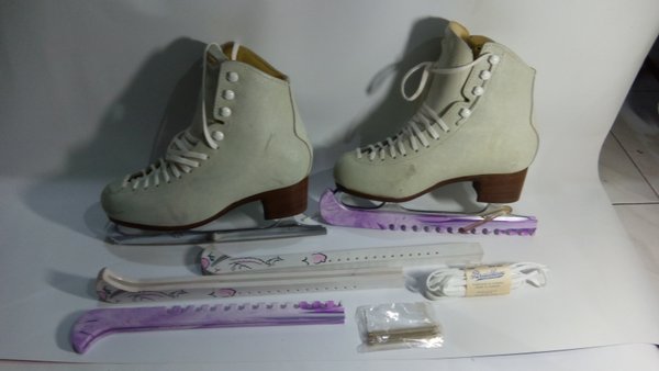 Detail Sepatu Ice Skating Nomer 40