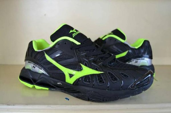 Detail Sepatu Mizuno Tornado X Nomer 33