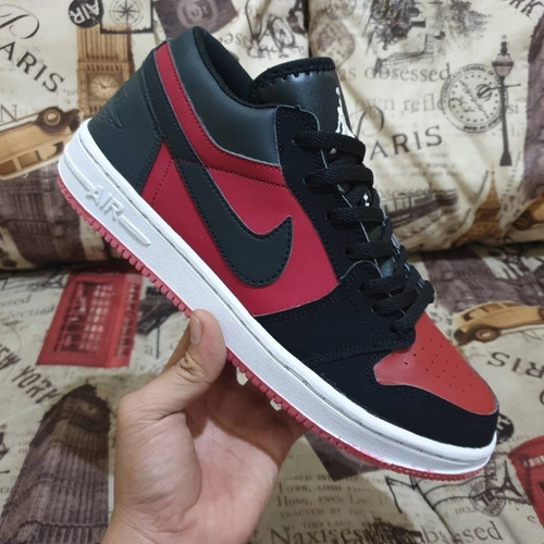 Detail Sepatu Nike Air Jordan Merah Nomer 12