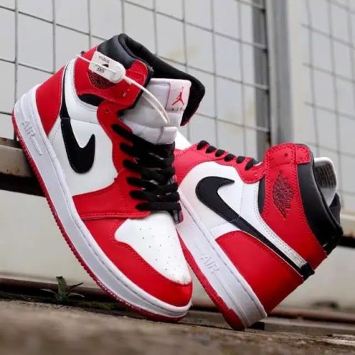 Detail Sepatu Nike Air Jordan Merah Nomer 19