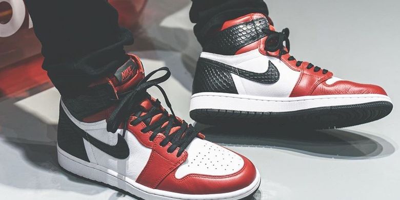 Detail Sepatu Nike Air Jordan Merah Nomer 38