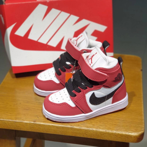 Detail Sepatu Nike Air Jordan Merah Nomer 41
