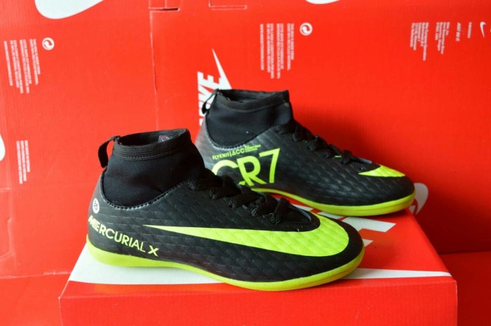 Detail Sepatu Nike Cr7 Nomer 16